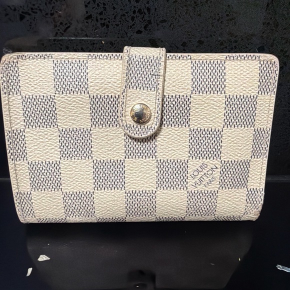 Louis Vuitton Handbags - Authentic Louis Vuitton Damier Azur Kisslock Wallet